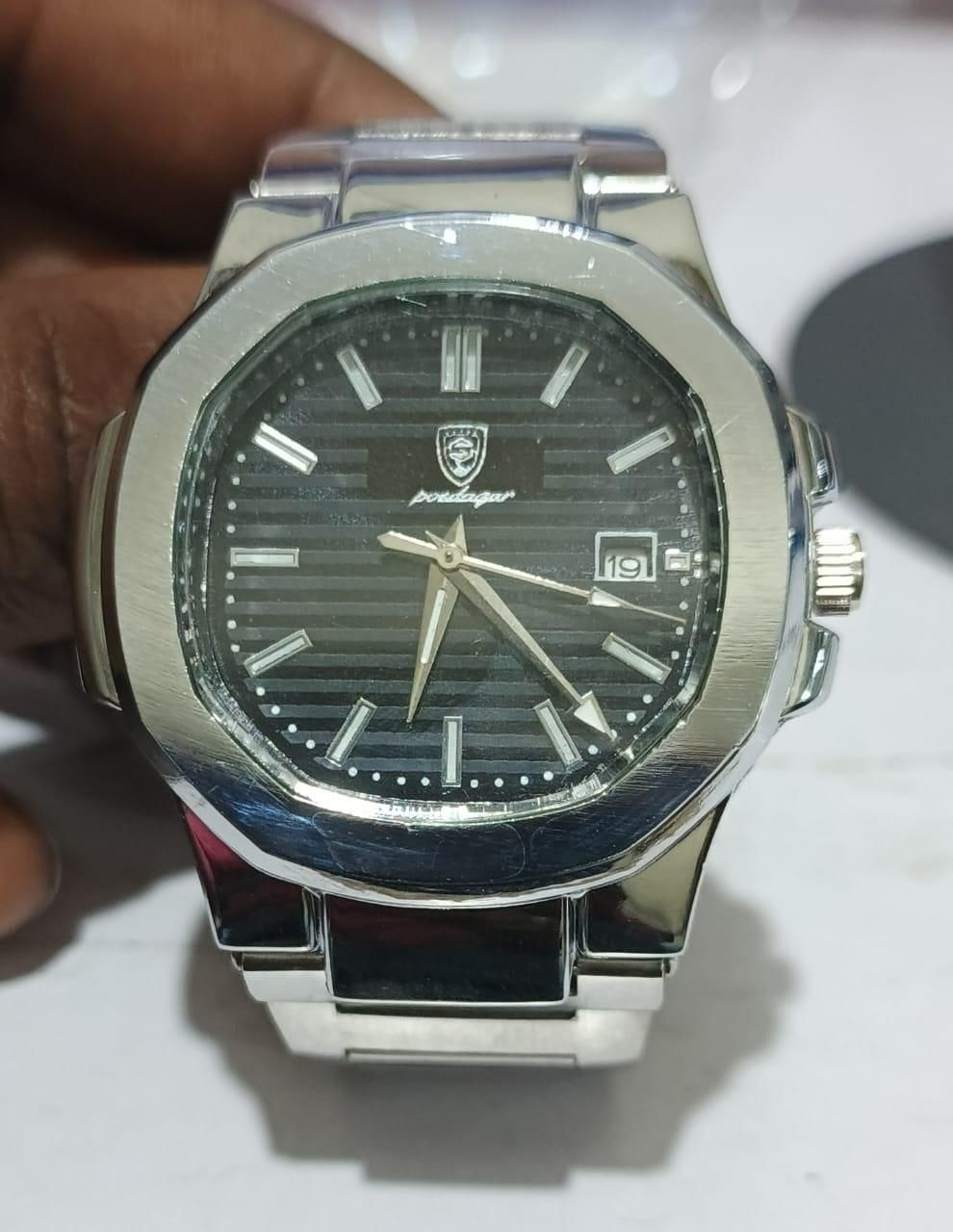 Poedagar quartz watch